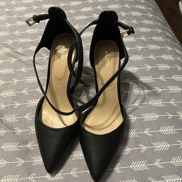 Black Heels from Aldo - Picture 2 of 4